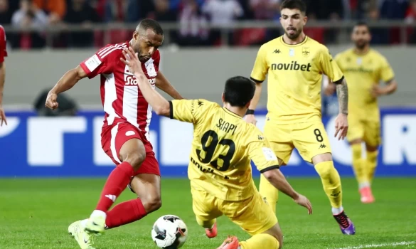 Super League: Τα φαβορί, η Ευρώπη και το αμφίσκορο