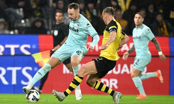 Νίκες για τα φαβορί