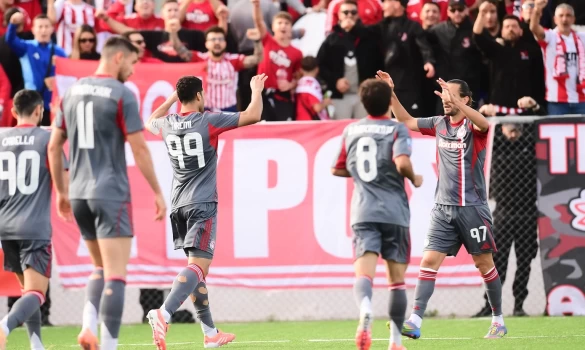 Ελλάς Σύρου - Ολυμπιακός 2-5: Γιαζίτζι σε κέφια, 3 στα 3 οι Ερυθρόλευκοι