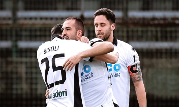 Β' Ιταλίας: Τσεζένα - Πεσκάρα, ο άσος στο τραπέζι