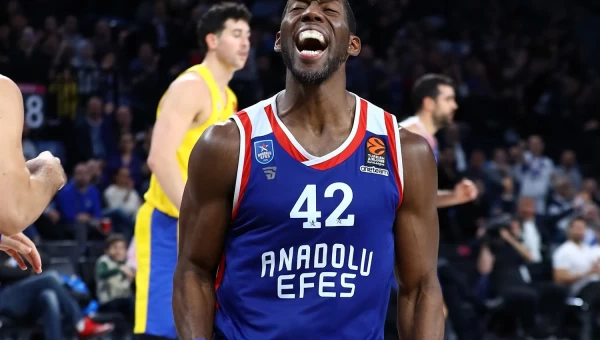 Ανανέωσε με Εφές ο Ντάνστον! (pic)