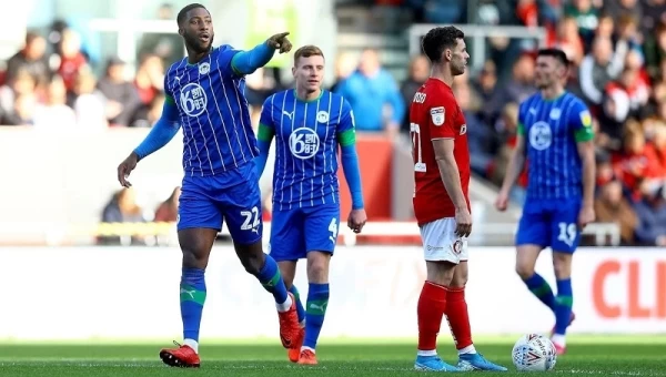 Με φόντο τα ημιτελικά