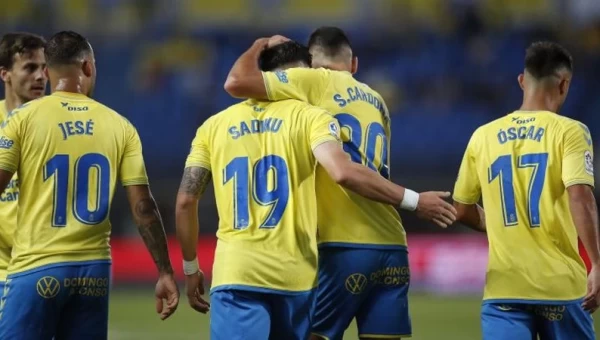 Β' Ισπανίας: Φαβορί η Λας Πάλμας