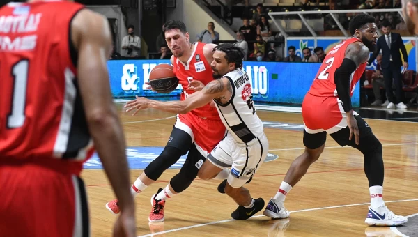 Νίκη πρωτιάς για τον Ολυμπιακό στην Πάτρα