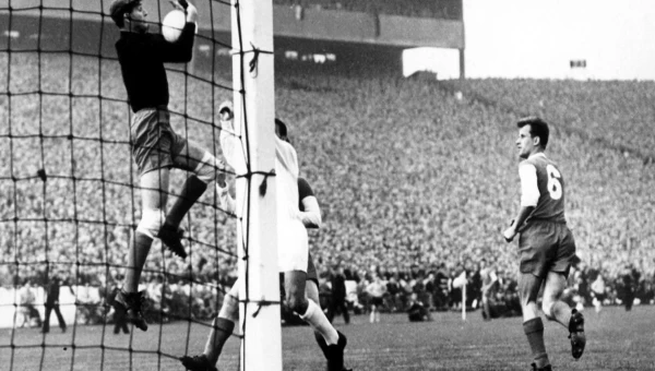 Europa League: Εξήντα δύο χρόνια μετά! (vids)