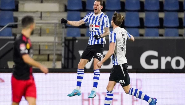 Πλέι οφ Ολλανδίας: Ξεφεύγει το σκορ!