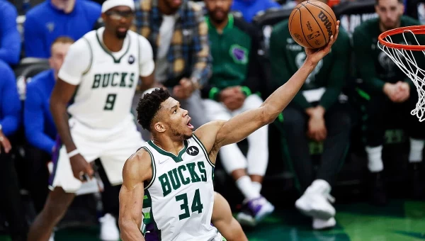 Τα τρίποντα των Σέλτικς έστειλαν... διακοπές τον Γιάννη [vids]