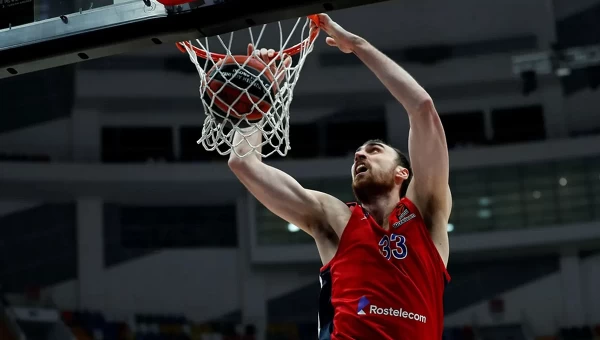 Ο Μιλουτίνοφ έχει τάσεις φυγής από την ΤΣΣΚΑ