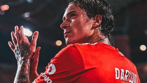 Παρί Σεν Ζερμέν: Ετοιμάζει πρόταση 120 εκατ. για Ντάρβιν Νούνιες (vid)