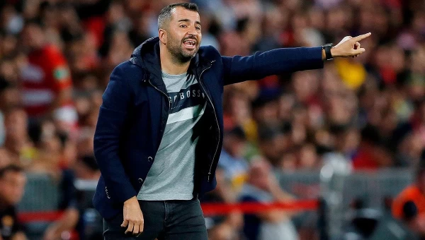 Ο Ντιέγκο Μαρτίνεθ στον πάγκο της Εσπανιόλ