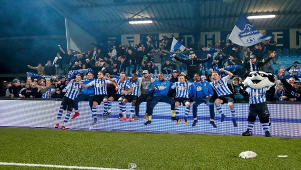 Συντηρεί το όνειρο η ΦΚ Αϊντχόφεν!