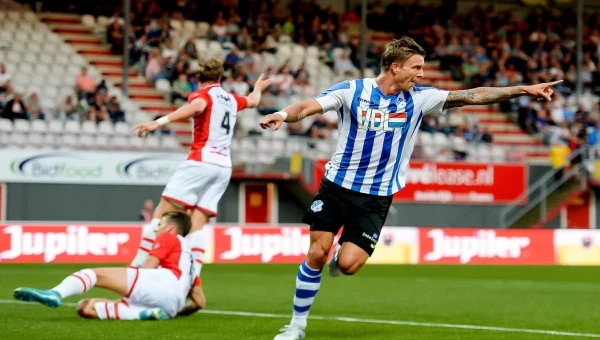 Β’ Ολλανδίας: «Τελειώνει» την δουλειά η ΦΚ Αϊντχόφεν!