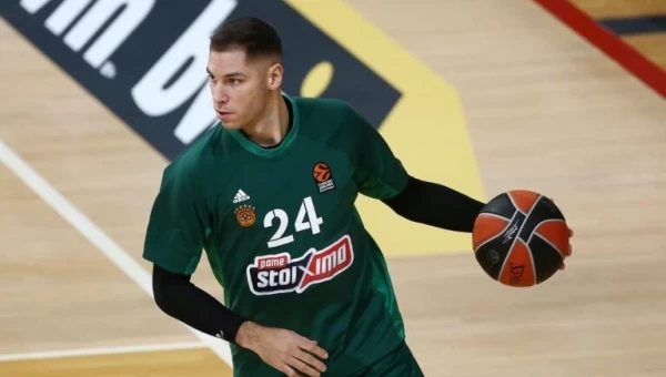 Θλάση ο Γιόβιτς και χάνει τα παιχνίδια των Play Off.
