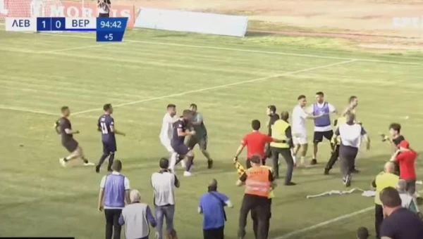 Οπαδός του Λεβαδειακού χτύπησε τον Πεταυράκη!