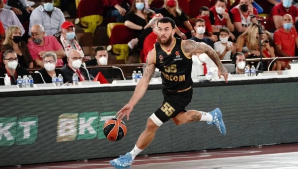 Με φοβερό Τζέιμς έκανε το break η Μονακό