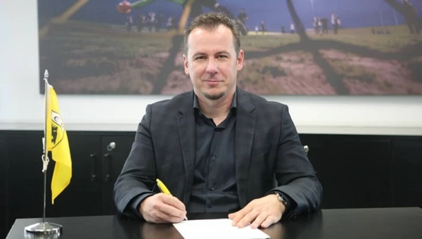 Ο Κουχάρσκι ανέλαβε και επίσημα αθλητικός διευθυντής της ΑΕΚ