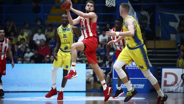 Ο Ολυμπιακός πέρασε εύκολα από το Περιστέρι [vids]