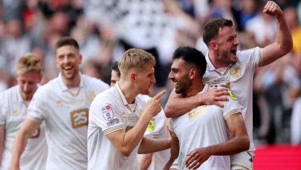 Πάρτι ανόδου στην Λιγκ1 η Πορτ Βέιλ! (vid)