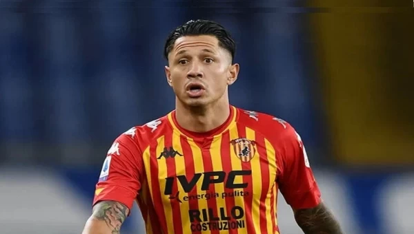 Παρί, Μπενεβέντο και Λίβερπουλ!