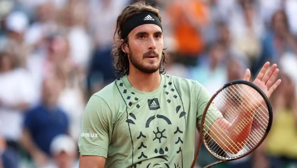 Ανετα ο Τσιτσιπάς τον Ντιμιτρόφ!