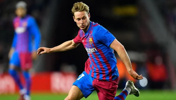 Μάντσεστερ Γιουνάιτεντ: Πλησιάζει ο ντε Γιονχ!