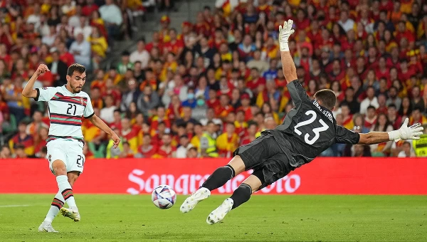 Χωρίς νικητή στη Σεβίλλη - Τρίποντο για την Τσεχία [vids]