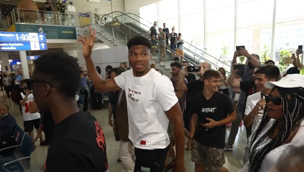 Αντετοκούνμπο: Έγινε χαμός στο Ελευθέριος Βενιζέλος (pics)