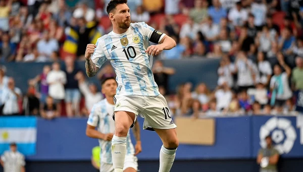 Πεντάστερος Μέσι με την Αργεντινή [vid]