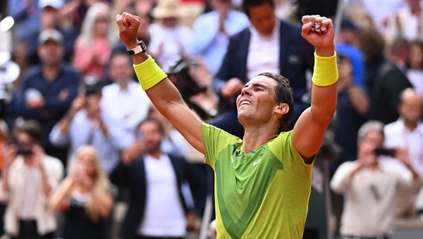 Το Παρίσι υποκλίθηκε ξανά στον Ναδάλ [vid]