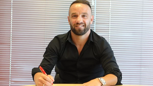 Ολυμπιακός: Ανανέωσε ο Βαλμπουενά [vid]