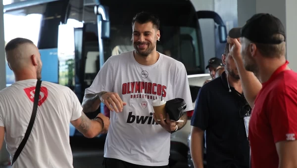 Αποθεώθηκε ο Γιώργος Πρίντεζης στο ΣΕΦ