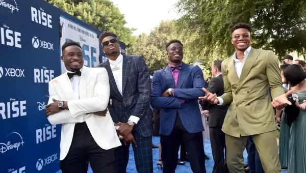 Έλαμψε στην πρεμιέρα του Rise o Γιάννης Αντετοκούνμπο!