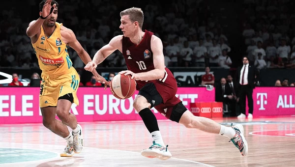 Η Μπάγερν διέλυσε την Άλμπα [vid]