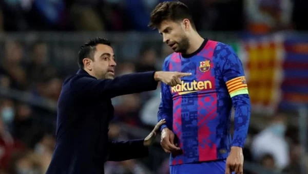 Ο Τσάβι «τελείωσε» τον Πικέ στην Μπαρτσελόνα