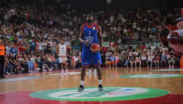 Ο Κρις Σίνγκλετον οδεύει προς τον Ερυθρό Αστέρα [vid]