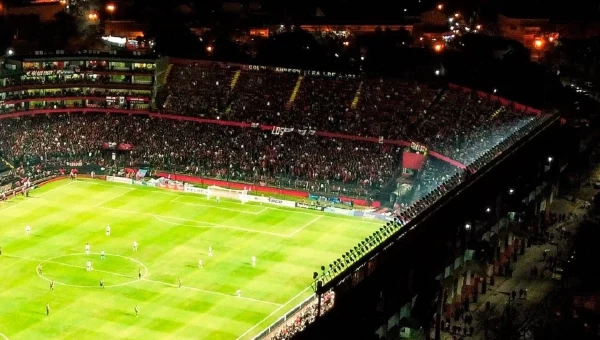 Ο άσος της Κολόν και η ανεβασμένη Φλαμένγκο