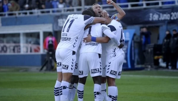 Α' Αργεντινής: Η φορμαρισμένη Χιμνάσια Λα Πλάτα