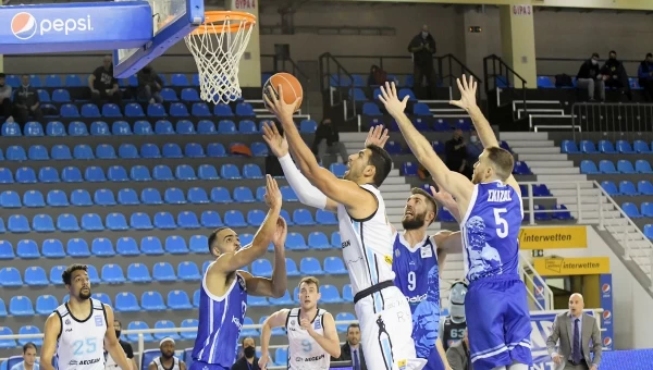 Στο Περιστέρι ο Γκιουζέλης