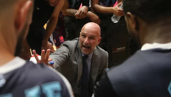 ΑΕΚ: Τα ηνία στον Ηλία Καντζούρη [vid]