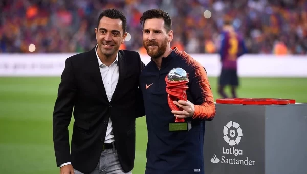 Τσάβι: «Αδύνατη η επιστροφή του Μέσι την παρούσα φάση»