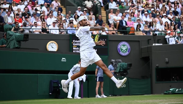 Ασταμάτητος ο Κύργιος, στην 4άδα του Wimbledon [vid]