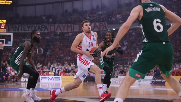 Ο Βεζένκοφ μιλάει με τους Κινγκς [vid]