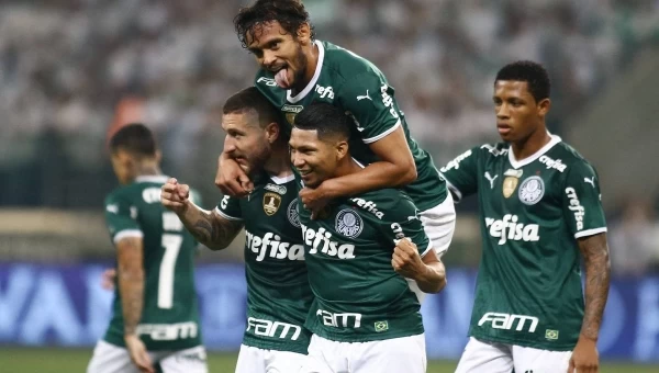 Διπλά για Χόνκα και Παλμέιρας