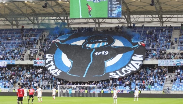 Θέλει και μπορεί η Σλόβαν!