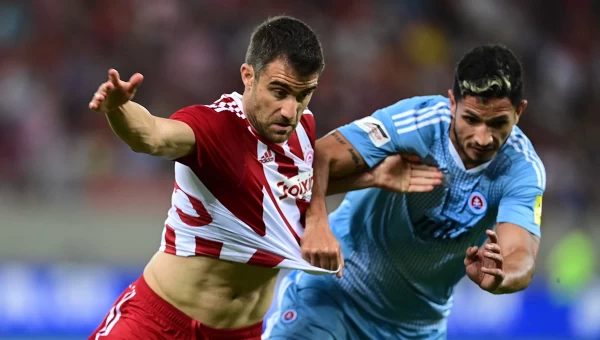 Ολυμπιακός: Πρόβλημα με Παπασταθόπουλο, εξαιρετικά αμφίβολος για τη Σλόβαν