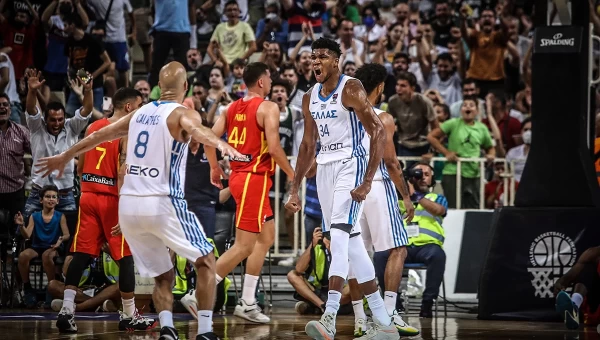 Με Greek Freak πρωταγωνιστή, η Ελλάδα 86-70 την Ισπανία [vids]