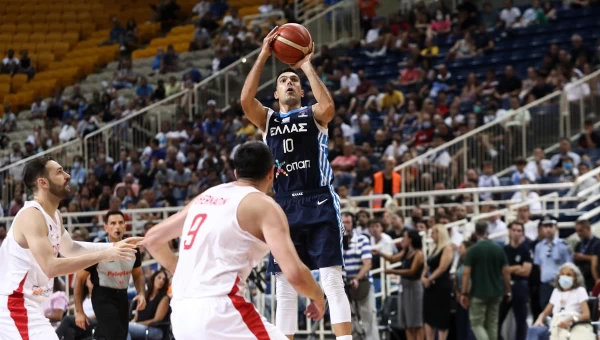 Ελλάδα: Δεύτερη νίκη στο «Ακρόπολις» με οδηγό Σλούκα [vids]