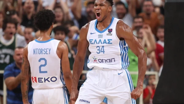 Τζάμπολ στο Ακρόπολις!