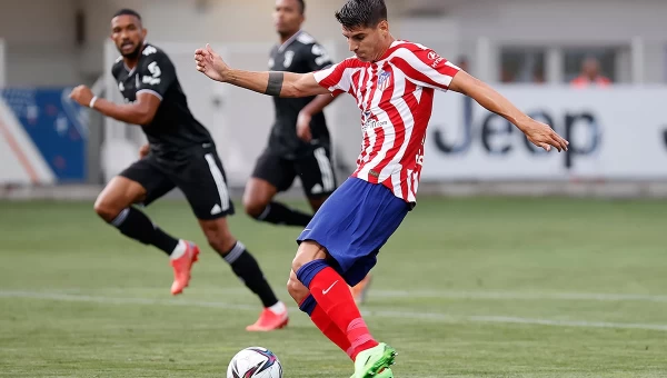 Οι «ροχιμπλάνκος» έβαλαν… φωτιά στο Τορίνο [vid]