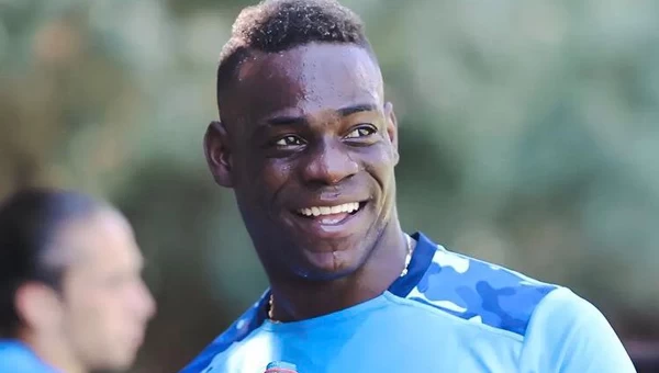 Σιόν: Κάνει το... μπαμ με τον Μπαλοτέλι